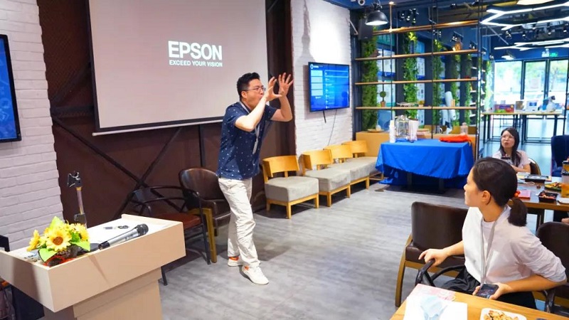 榜樣的力量丨云里物里9月份優(yōu)秀員工&優(yōu)秀新人表彰大會(huì)圓滿(mǎn)結(jié)束