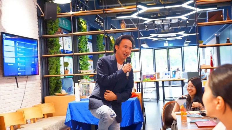 榜樣的力量丨云里物里9月份優(yōu)秀員工&優(yōu)秀新人表彰大會(huì)圓滿(mǎn)結(jié)束