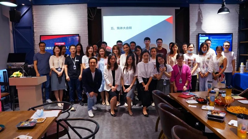 榜樣的力量丨云里物里9月份優(yōu)秀員工&優(yōu)秀新人表彰大會(huì)圓滿(mǎn)結(jié)束