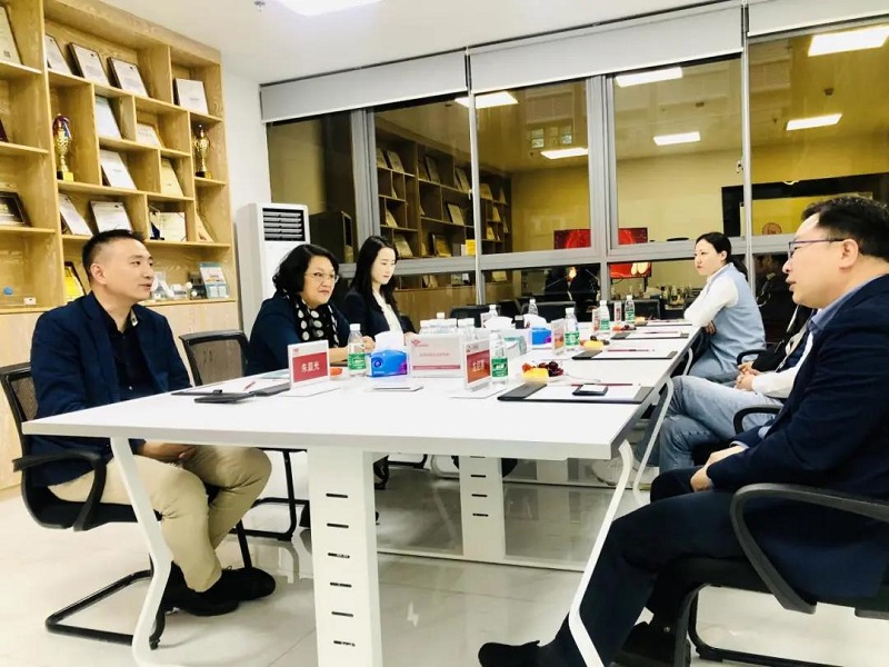 深圳擔(dān)保集團領(lǐng)導(dǎo)蒞臨指導(dǎo)工作，云里物里成績驕人備受肯定！