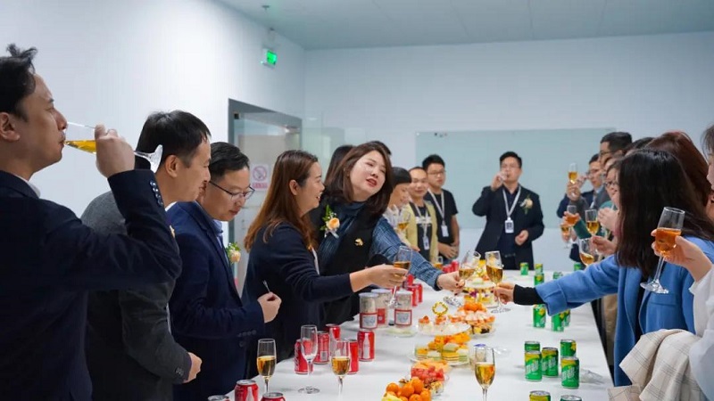 新里程、新起點(diǎn)、新發(fā)展丨云里物里SMT生產(chǎn)線正式啟用！