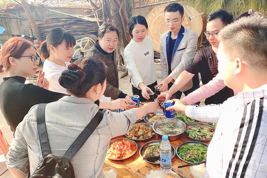 “誰領(lǐng)風(fēng)騷,非你莫鼠”云里物里國內(nèi)營銷中心拓展活動圓滿成功!