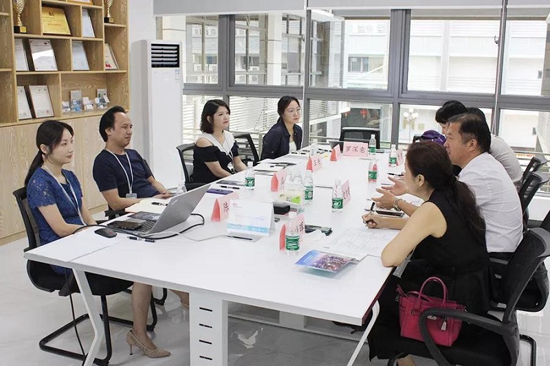 云里物里榮膺“2019年深圳市中小企業最佳雇主”的稱號